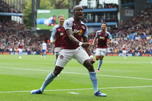 diaby thời còn ở Aston Villa