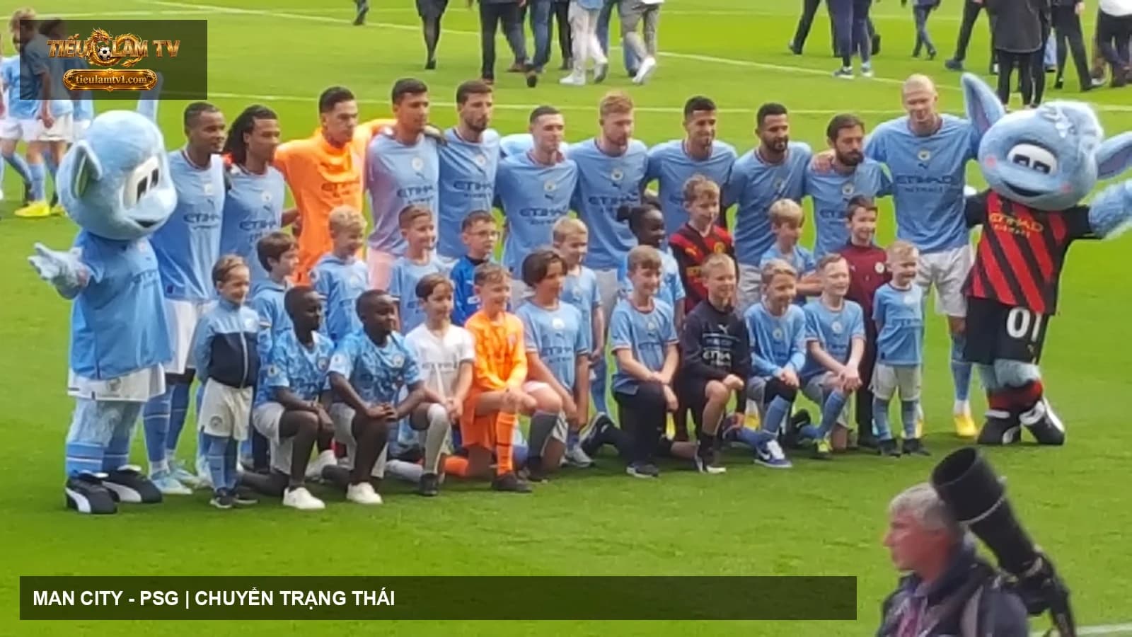 Manchester City thi đấu trên sân nhà