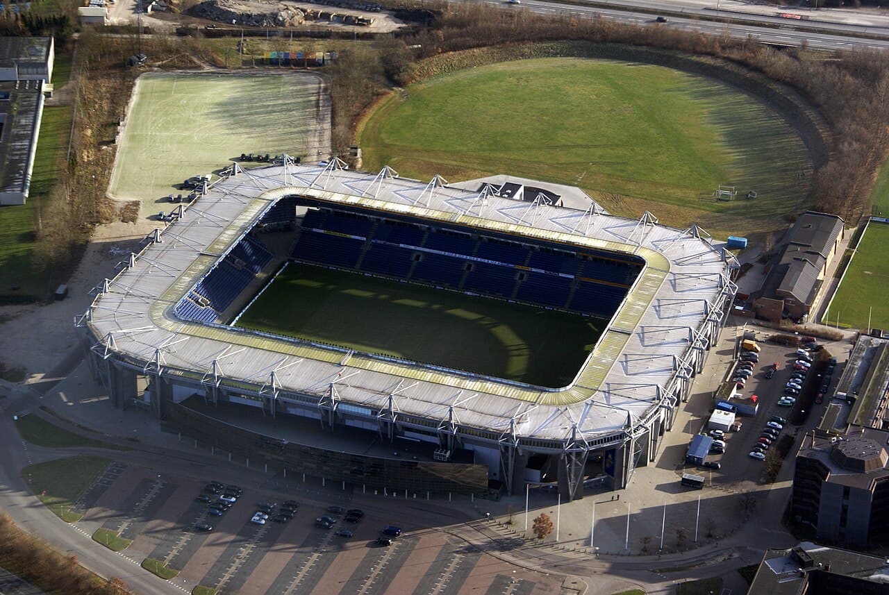 Toàn cảnh Brøndby Stadion, sân đấu gắn với Brøndby IF Toàn cảnh Brøndby Stadion, sân đấu gắn với Brøndby IF