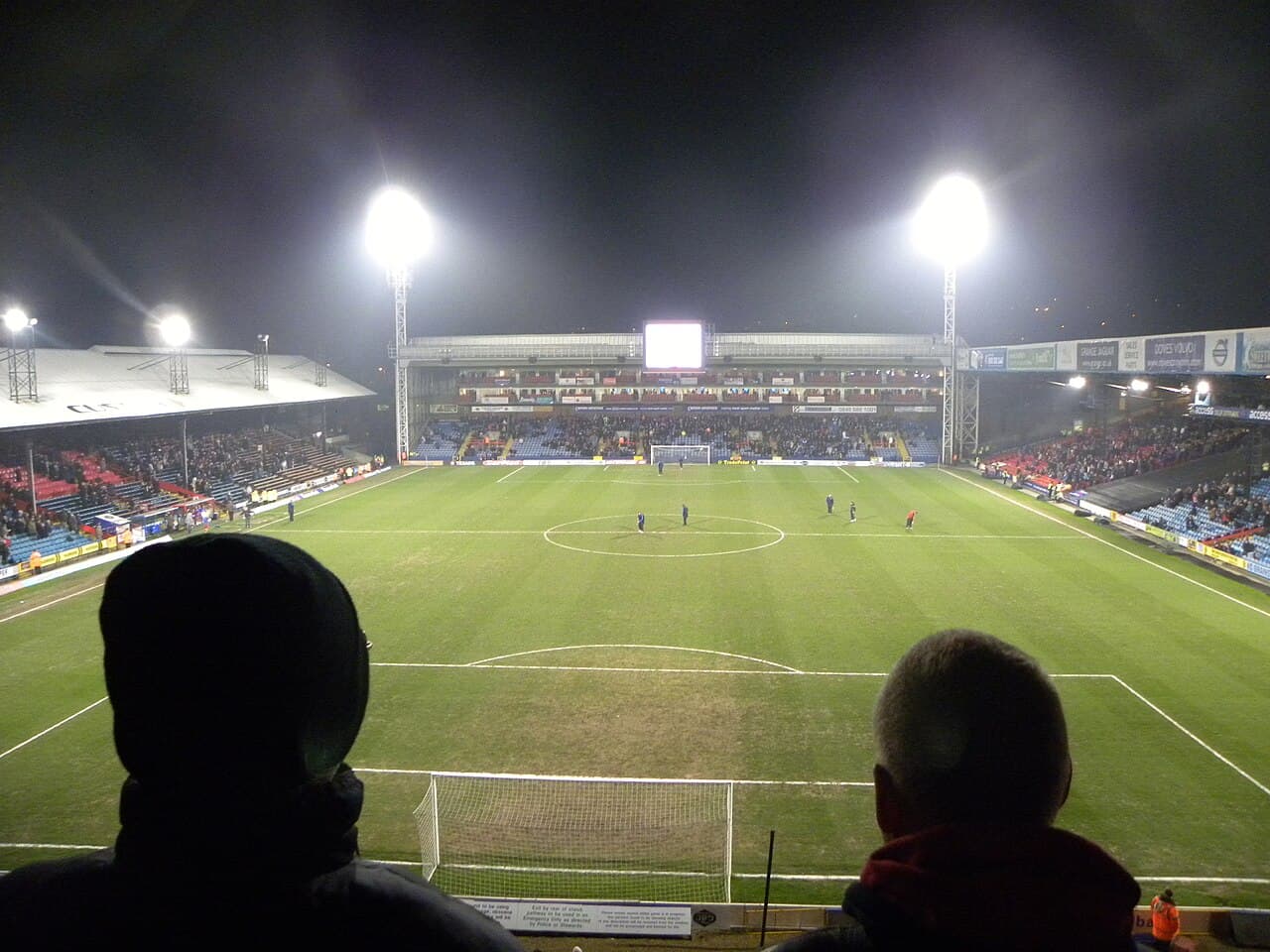Toàn cảnh Selhurst Park, sân nhà của Crystal Palace Toàn cảnh Selhurst Park, sân nhà của Crystal Palace