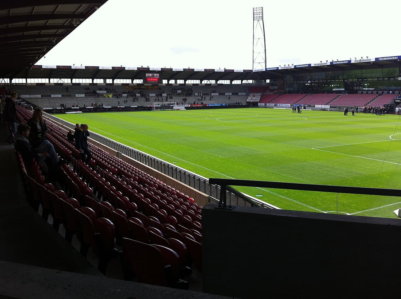 Toàn cảnh MCH Arena, sân đấu gắn với FC Midtjylland Toàn cảnh MCH Arena, sân đấu gắn với FC Midtjylland