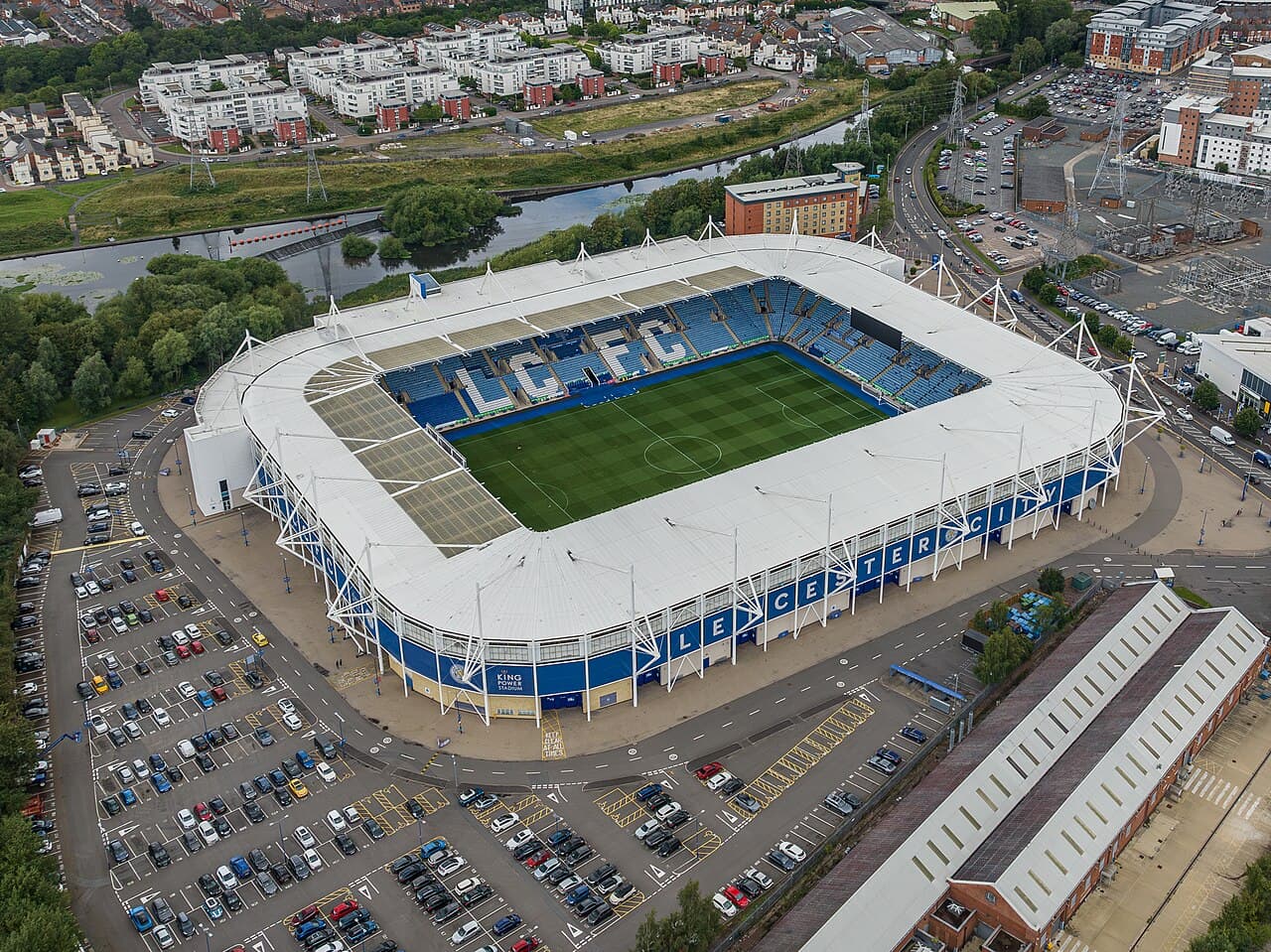 Toàn cảnh King Power Stadium, sân đấu gắn với Leicester City Toàn cảnh King Power Stadium, sân đấu gắn với Leicester City