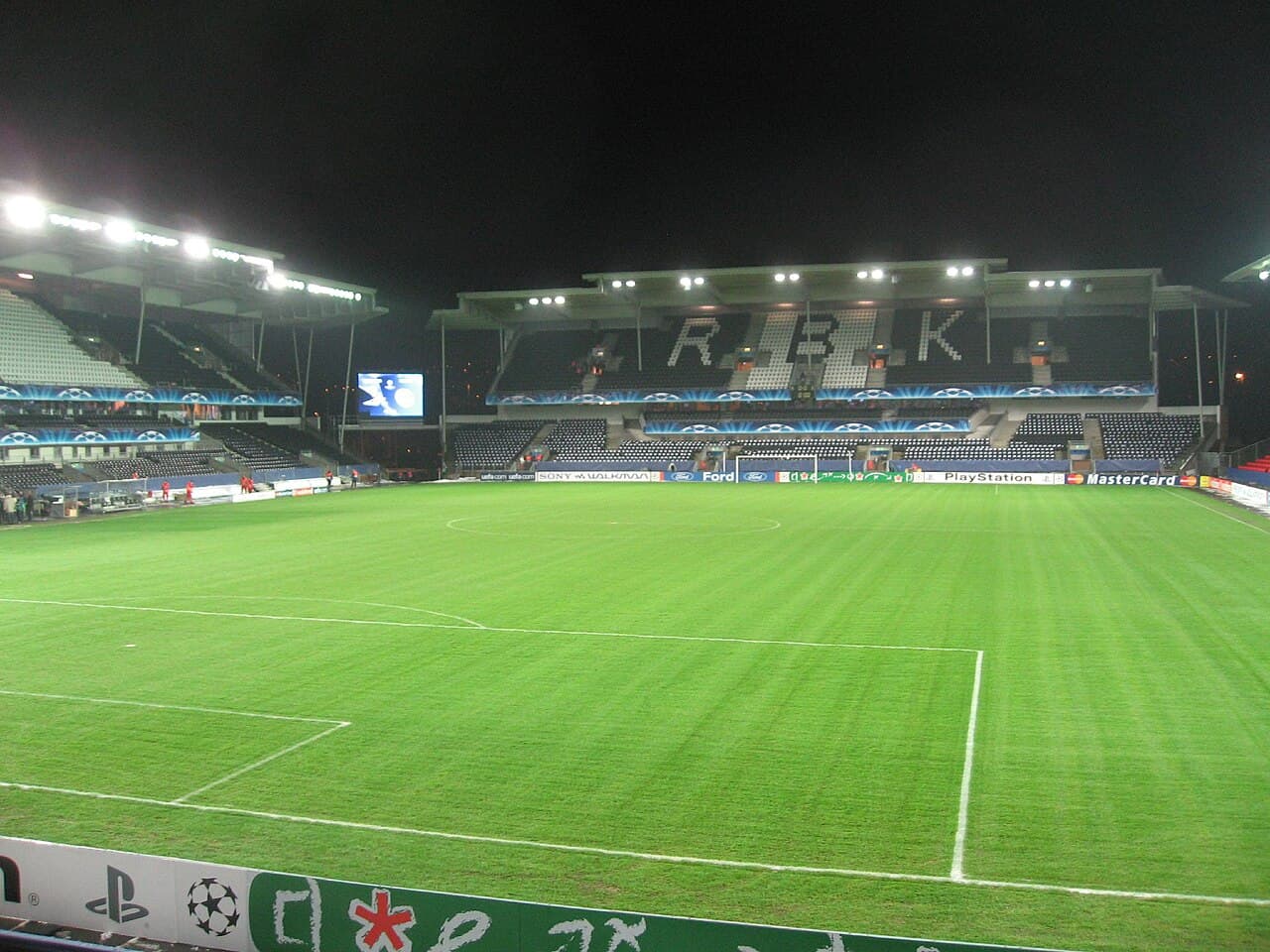 Toàn cảnh Lerkendal Stadion, sân đấu gắn với Rosenborg BK Toàn cảnh Lerkendal Stadion, sân đấu gắn với Rosenborg BK