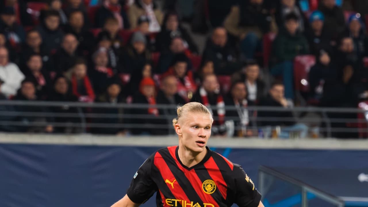 Erling Haaland trong màu áo Manchester City Erling Haaland trong màu áo Manchester City