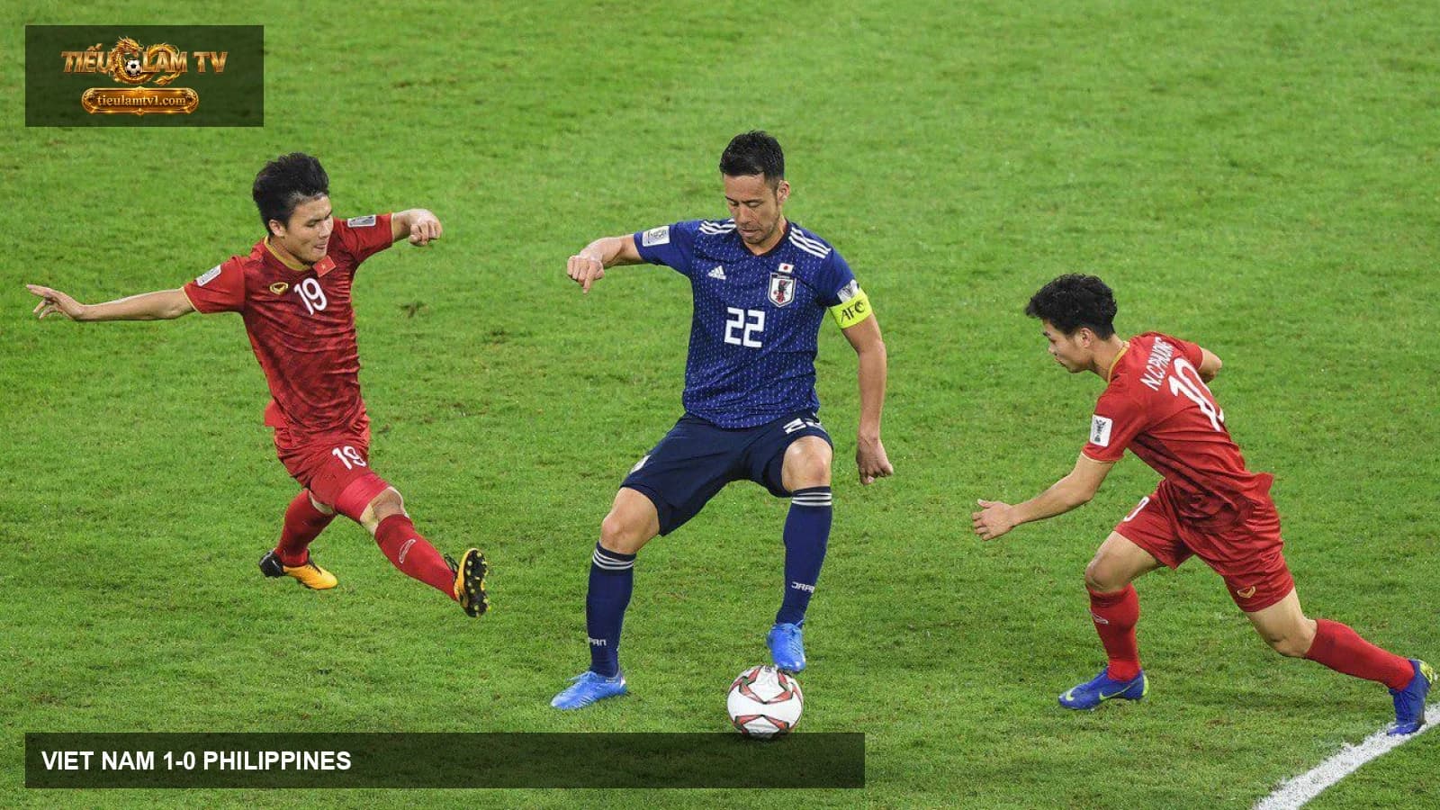 Cầu thủ đội tuyển Việt Nam tranh chấp với Nhật Bản ở Asian Cup 2019 Cầu thủ đội tuyển Việt Nam tranh chấp với Nhật Bản ở Asian Cup 2019