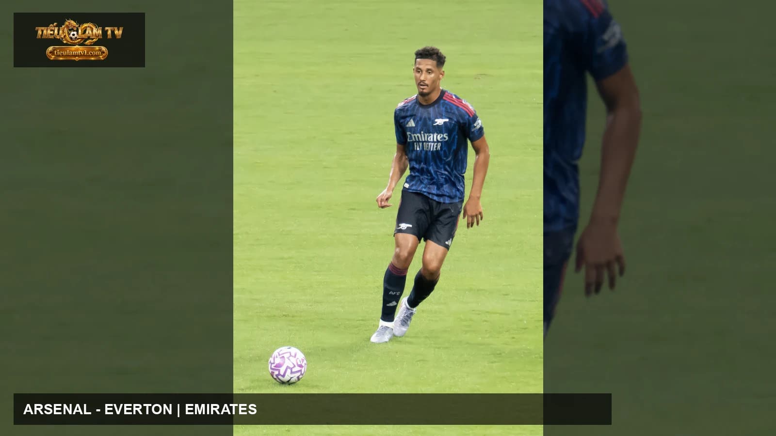 William Saliba trong màu áo Arsenal William Saliba trong màu áo Arsenal